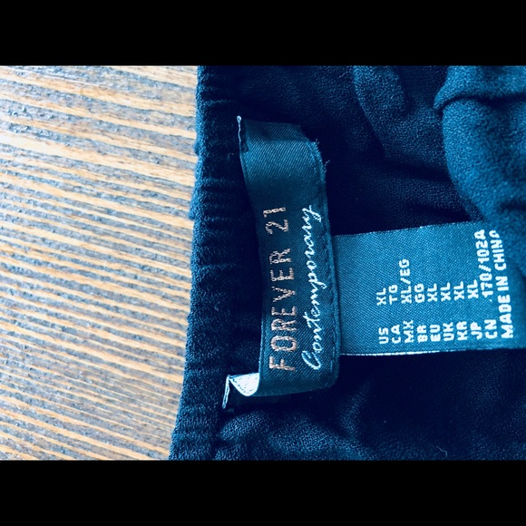 NWOT Off the shoulder tie up sleeves top - Picture 5 of 5